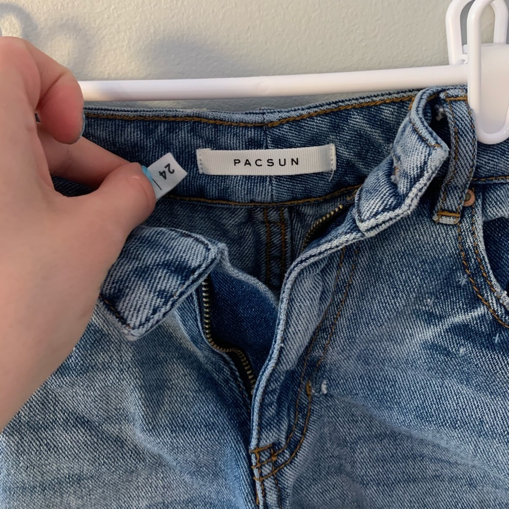 PacSun High Rise Mom Short - Picture 2 of 3